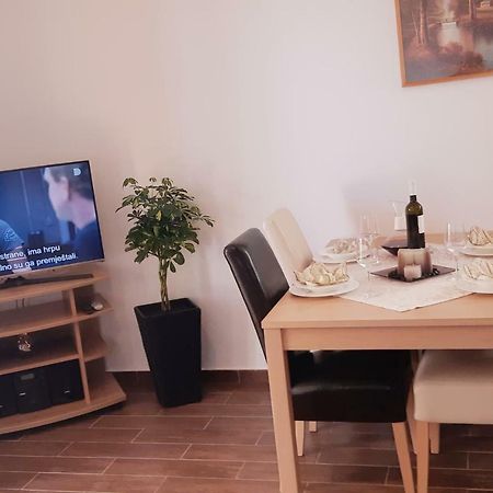 Apartmani Lili Sukošan Екстериор снимка