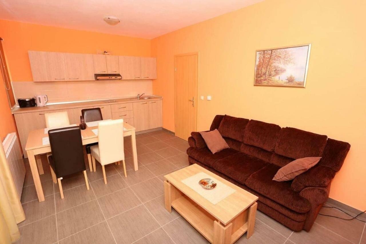 Apartmani Lili Sukošan Екстериор снимка