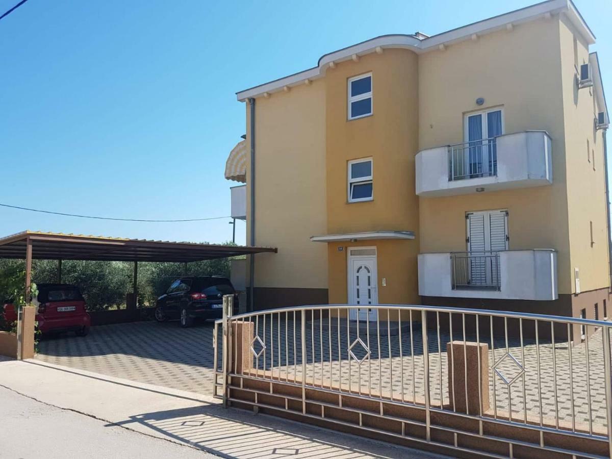 Apartmani Lili Sukošan Екстериор снимка