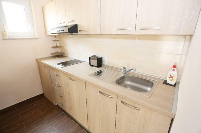 Apartmani Lili Sukošan Екстериор снимка