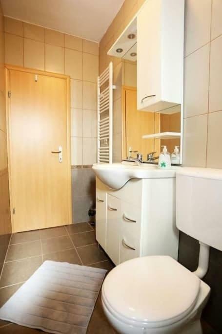 Apartmani Lili Sukošan Екстериор снимка
