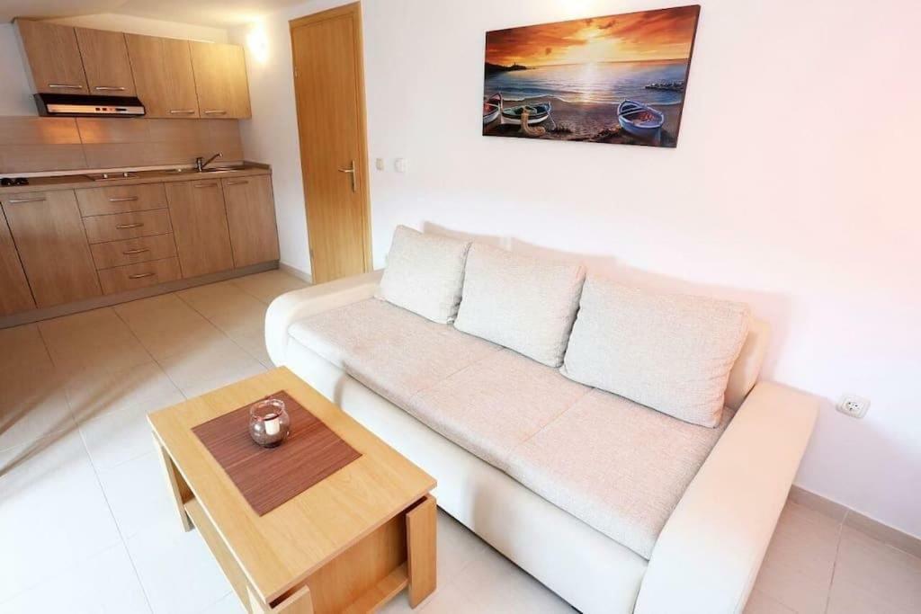 Apartmani Lili Sukošan Екстериор снимка