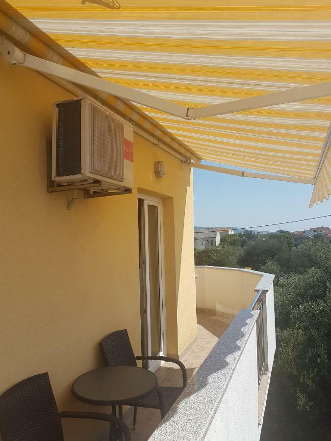Apartmani Lili Sukošan Екстериор снимка