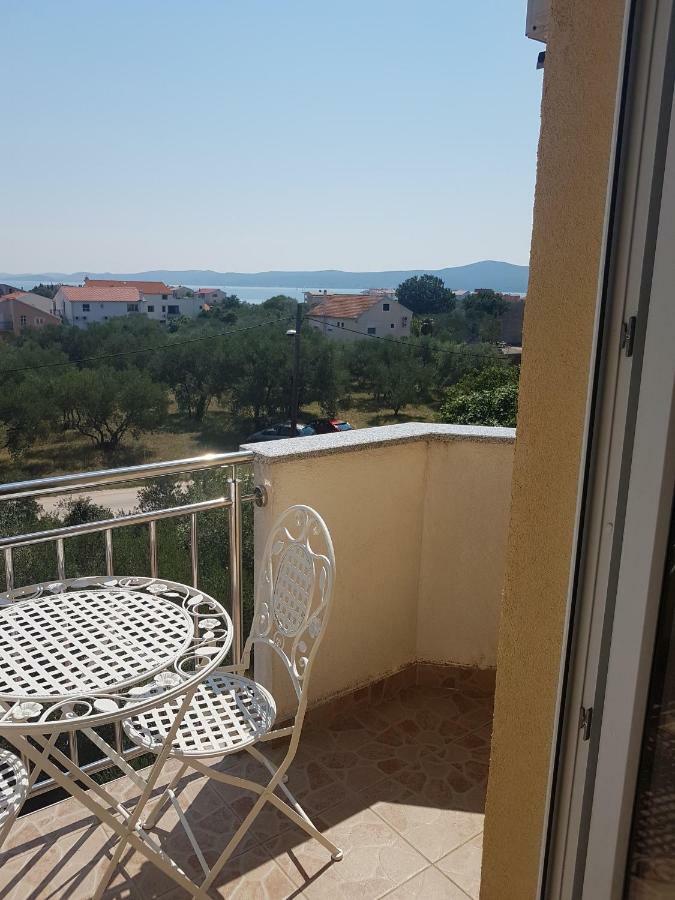 Apartmani Lili Sukošan Екстериор снимка