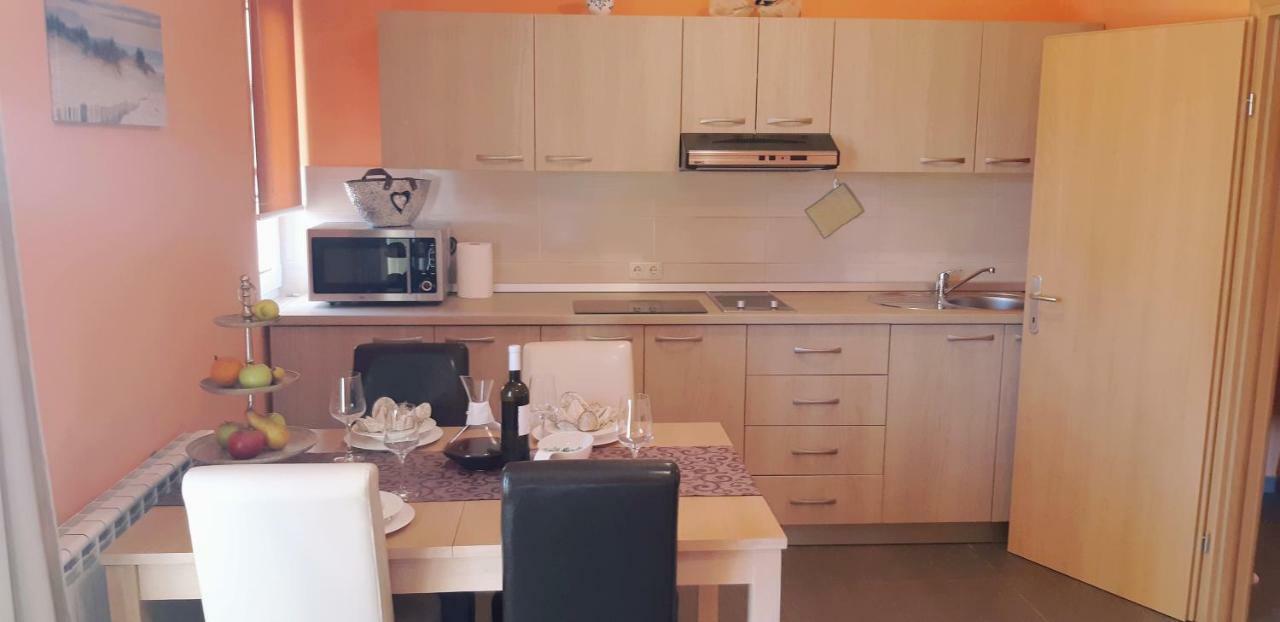 Apartmani Lili Sukošan Екстериор снимка
