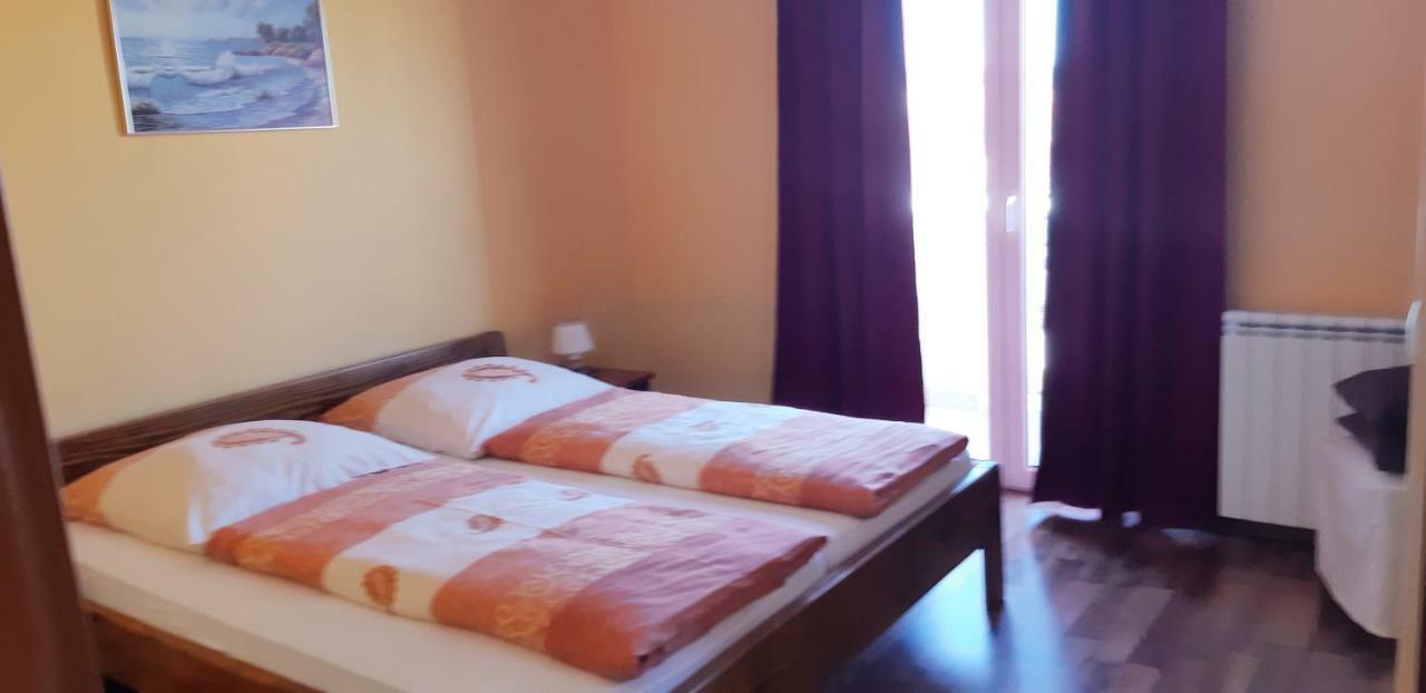 Apartmani Lili Sukošan Екстериор снимка