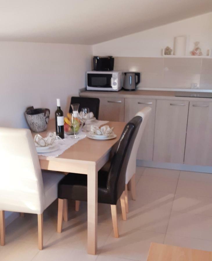 Apartmani Lili Sukošan Екстериор снимка