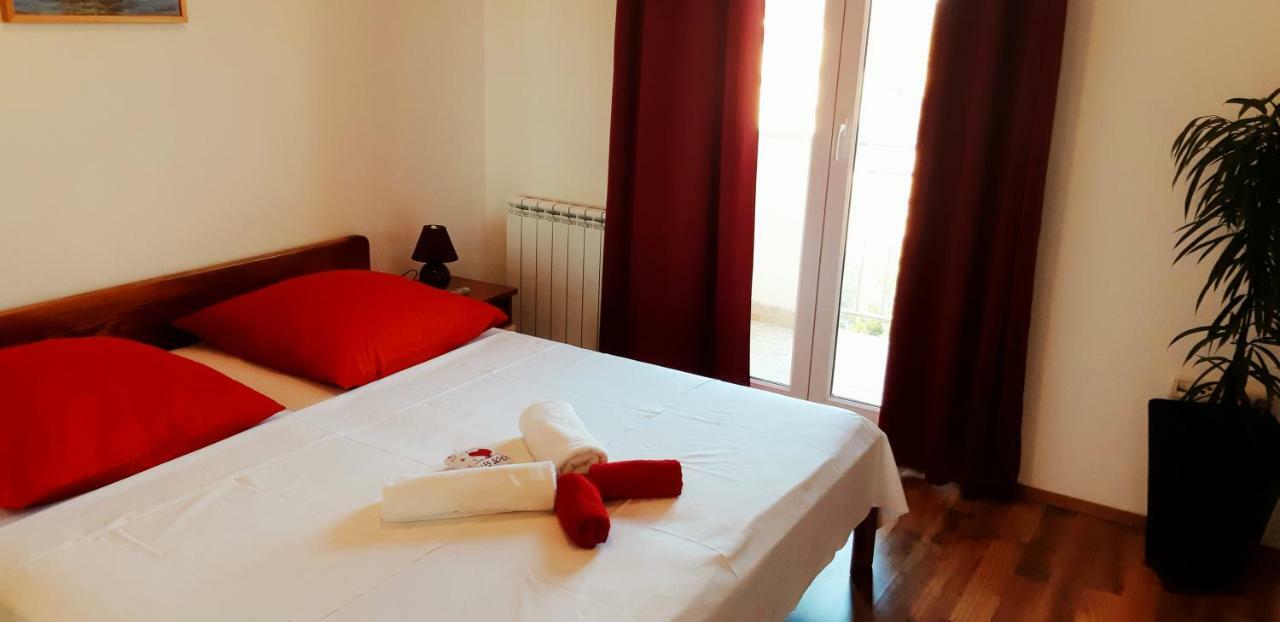 Apartmani Lili Sukošan Екстериор снимка