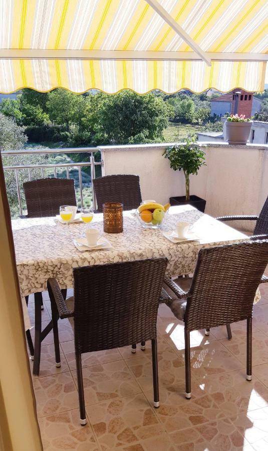Apartmani Lili Sukošan Екстериор снимка