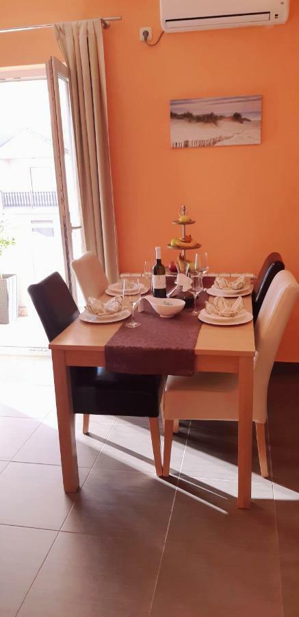 Apartmani Lili Sukošan Екстериор снимка