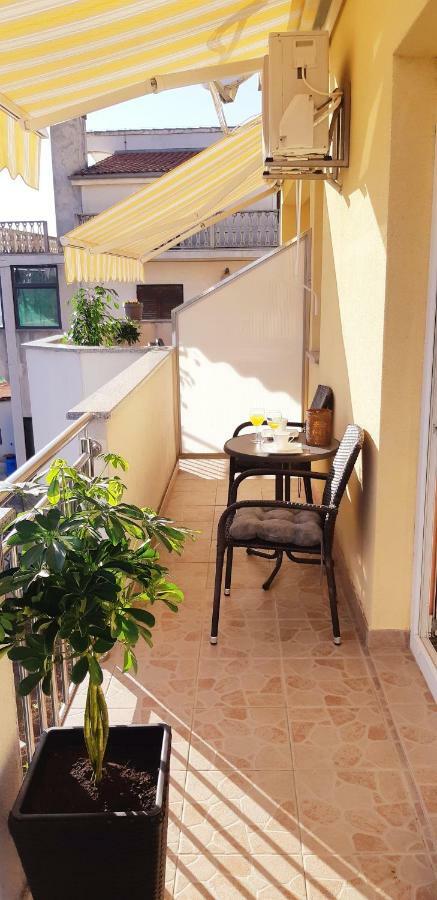 Apartmani Lili Sukošan Екстериор снимка