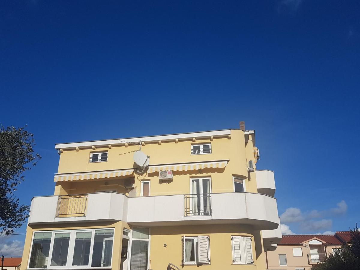 Apartmani Lili Sukošan Екстериор снимка